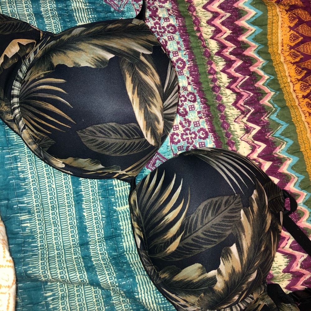Victoria’s Secret PINK push up bra